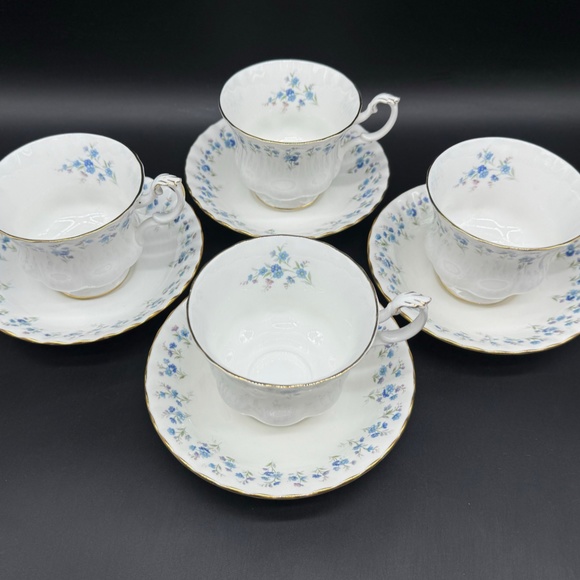 Royal Albert Memory Lane Tea Cup Saucer Sets(Set of 4) Bone China England - Picture 2 of 4